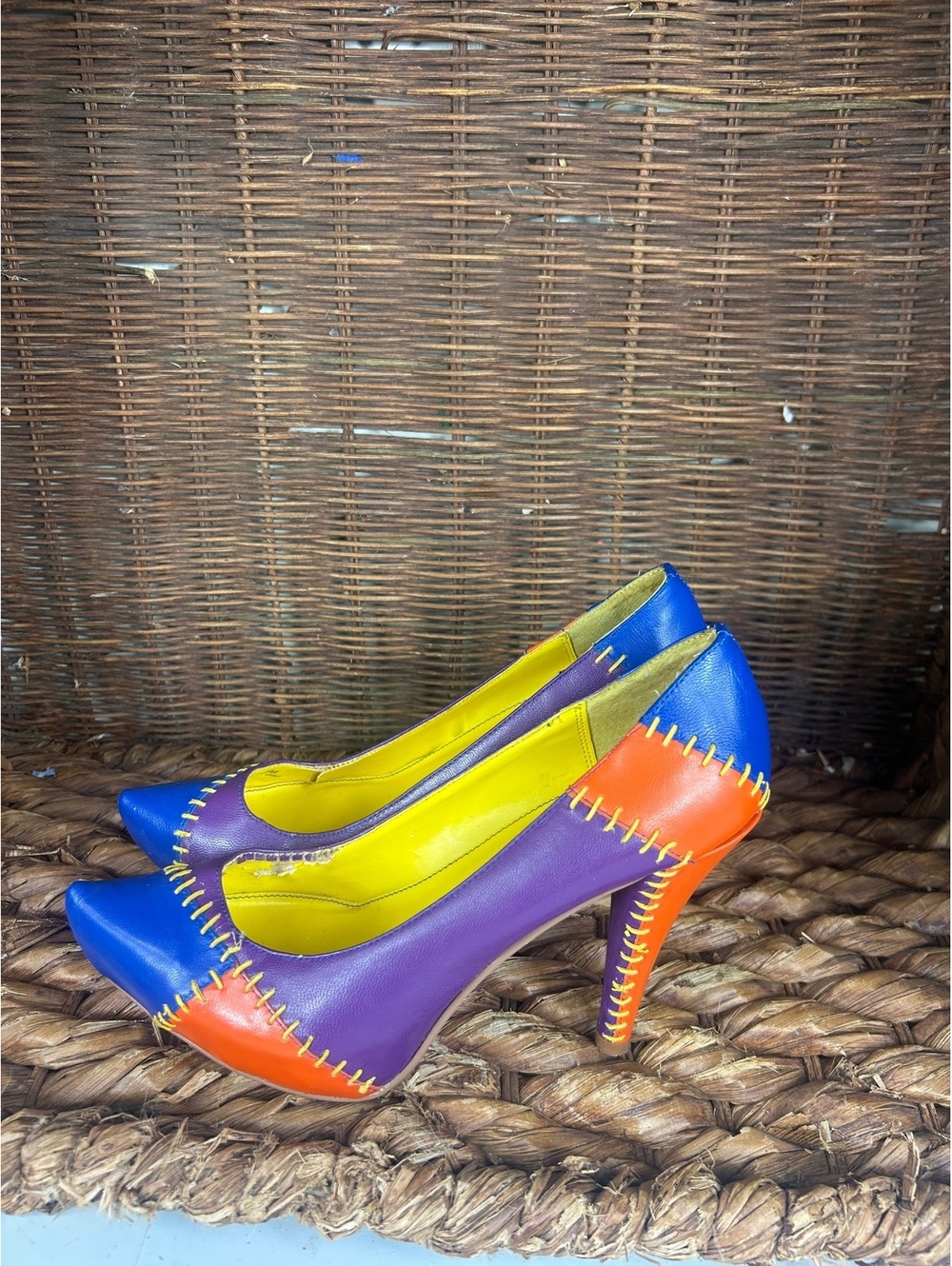 Multicolor pointed toe pumps - Picture 3 of 7
